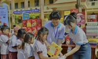 Nhóm bạn trẻ phát động chiến dịch cộng đồng &apos;Tết chuyền tay&apos; năm 2025