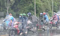 Dốc sức giúp dân về quê tránh dịch