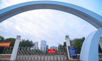Công viên Cầu Giấy những ngày bình thường rất đông người dân đến tập thể dục vào mỗi buổi sáng hoặc chiều