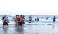 Thượng úy công an phối hợp cứu người bị đuối nước