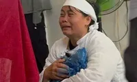 Gia đình ngư dân rơi xuống biển mất tích: Phát tang, lập bàn thờ sau nhiều ngày tìm kiếm