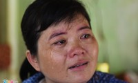Nước mắt sợ hãi của người dân &apos;làng chài tỷ phú&apos; khi sống trong nợ nần