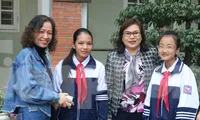 Hai học sinh lớp 6 giao nộp công an chiếc ví đánh rơi