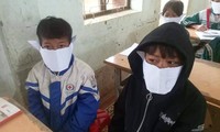 Đăng ảnh học sinh đeo khẩu trang giấy: Có đáng bị phê bình?