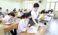 Thi tốt nghiệp THPT: Làm khó thí sinh và trường đại học?