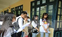 Dùng điện thoại bạn gái đăng ký nguyện vọng, nam sinh &apos;ngậm đắng nuốt cay&apos;