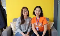Thu Trà (bên trái), du học sinh Việt tại Mỹ