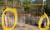 Cột mốc ranh giới giữa đất quy hoạch nghĩa trang nhân dân, lò hoả táng của thành phố Sơn La và đất quy hoạch của trường Đại học Tây Bắc. Ảnh Nghiêm Huê