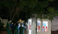 Buồng lấy mẫu chống nóng giúp các y, bác sỹ giảm nắng nóng và nguy cơ lây nhiễm chéo khi lấy mẫu COVID-19.