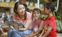 Dự án Thư viện từ những bông hoa trao thư viện sách tại huyện Mù Cang Chải, tỉnh Yên Bái.