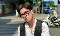 Vượt qua quá khứ buồn tủi để trở thành người mẫu đầy lạc quan Hoàng Giang