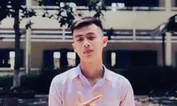 Từ &apos;chàng shipper quán nước&apos; đến thủ khoa khối C00 tỉnh Bình Thuận