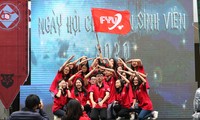 &apos;Bật chế độ bay lên&apos; cùng lễ hội mùa hè của sinh viên trường Đại học Ngoại thương