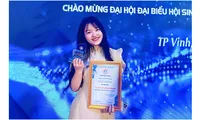 Nữ sinh Nghệ An dành trọn tình yêu cho Sư phạm Toán và công tác xã hội