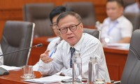 Gặp gỡ giảng viên Học viện Ngoại giao: Nguyên Đại sứ giản dị đi xe đạp đến trường