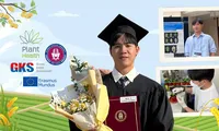 Thủ khoa xứ Huế ‘bội thu’ học bổng, tâm huyết với nông nghiệp bền vững 