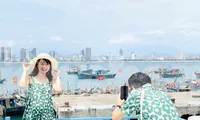 Ngắm &apos;Santorini thu nhỏ&apos; đẹp quên lối về được giới trẻ Đà Nẵng đua nhau check in