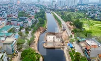 Đập dâng giữ nước đầu tiên trên sông Tô Lịch đã thành hình