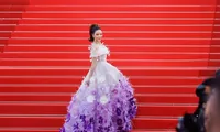 Chi &apos;khủng&apos; với bộ trang sức bạc tỉ, Lý Nhã Kỳ khoe nhan sắc lộng lẫy trên thảm đỏ Cannes 2022