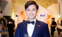 &apos;Truy tìm&apos; danh tính nam MC điển trai dẫn Esports ở SEA Games 31, khiến fans quốc tế khen hết lời