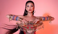 &apos;Choáng ngợp&apos; trước &apos;kiệt tác&apos; nặng 30 kg của &apos;nàng Hậu&apos; Việt tại &quot;Miss Supranational 2022&quot; 