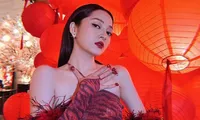 Tin đồn mang bầu chưa nguội, Bảo Anh lại gây ‘chấn động’ V-biz với ảnh &apos;khóa môi&apos; bạn trai kém tuổi