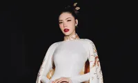 Giữa dàn &apos;mỹ nhân’, Minh Tú bất ngờ diện lại bộ áo dài đặc biệt này, nhận được nhiều chú ý của V-net