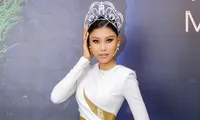 Sau khi tốt nghiệp ĐH, Á hậu Thạch Thu Thảo: &apos;Muốn bước trên sàn catwalk thế giới&apos;