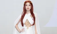 ‘Mỹ nhân vạn người mê’ Phương Nhi &apos;chặt chém&apos; thảm đỏ, nhan sắc thăng hạng khi đổi style gợi cảm