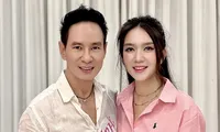 Gia đình &apos;nghệ sĩ quốc dân&apos; Lý Hải - Minh Hà về miền Tây trao học bổng, hỗ trợ bà con khó khăn