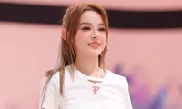 Rũ bỏ hình tượng &apos;thần tiên tỷ tỷ&apos;, Huyền Baby &apos;lột xác&apos; gây &apos;sốt&apos; với độ chất chơi, khoe nhan sắc &apos;chấn động&apos;