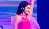‘Ngôi sao’ phim &apos;Cổng Mặt trời&apos; Tú Vi làm gì khiến dân tình xúc động mạnh và bày tỏ sự tiếc nuối?