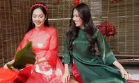 Hai &apos;nàng Hậu&apos; vượt qua cái rét 10 độ tận tay mang quà đến cho trẻ em vùng cao
