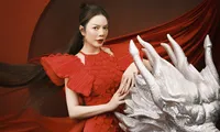 Lý Nhã Kỳ khoe nhan sắc vạn người mê trước thềm Tết Giáp Thìn: ‘Bớt tham vọng để mở lòng và bảo vệ bản thân nhiều hơn’