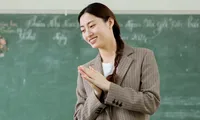 &apos;Hoa hậu tri thức&apos; Lương Thùy Linh sơn sửa trường học, truyền động lực học tập cho học sinh vùng cao