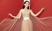 Cận cảnh nhan sắc đầy cuốn hút của Huỳnh Nguyễn Mai Phương tại &apos;Miss World&apos;, đúng chuẩn &apos;chiến thần ngoại giao&apos;