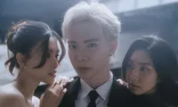 Erik &apos;mở bát&apos; 2025 với &apos;cú twist&apos; không thể ngờ, quy tụ đông đảo dàn &apos;sao Việt&apos;