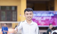 Thầy giáo trường Y đồng sáng lập trung tâm đào tạo MC từng bị loại vì giọng địa phương 
