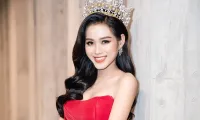 Đỗ Thị Hà khoe ảnh ăn cam mà mọi người lại chỉ chú ý vào thứ &quot;cực phẩm&quot; này của nàng Hậu