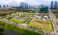Đất bỏ cọc tại Thủ Thiêm được đấu giá lại, cổ phiếu bất động sản khấp khởi tăng