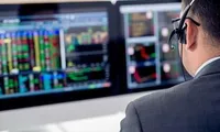 Cổ phiếu chứng khoán, bất động sản đua nhau tăng trần
