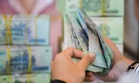 Cổ phiếu ngân hàng lên ngôi, bất động sản suy yếu
