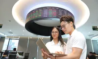 Chứng khoán ‘vui trở lại’