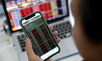 Cổ phiếu nhỏ hút tiền, chứng khoán vẫn gặp khó