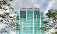 Thí sinh đóng lệ phí xét tuyển đại học lên tới 90 triệu đồng