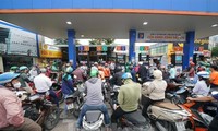 Nói thẳng về &apos;vỡ trận&apos; xăng dầu: Bối rối, thiếu trách nhiệm!
