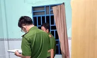 Truy bắt gã chồng hờ dùng dao đâm vợ tử vong