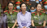 Bà Trương Mỹ Lan xin cho con gái đi thu hồi nợ để khắc phục hậu quả