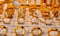 Dự báo diễn biến giá vàng, dầu thô năm 2025