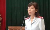 Bà Nguyễn Thị Kim Anh trong ngày công bố quyết định thanh tra tại huyện Vĩnh Tường vào tháng 4. Ảnh: UBND huyện Vĩnh Tường